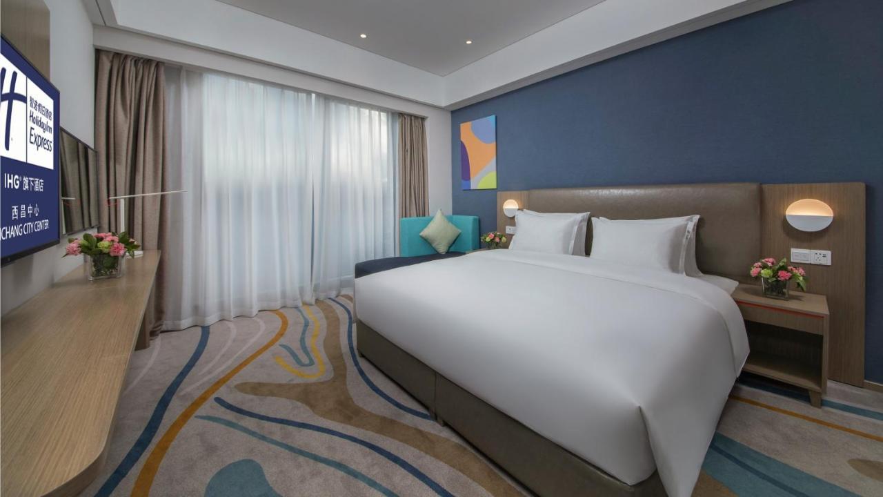Holiday Inn Express - Xichang City Center By Ihg Екстериор снимка