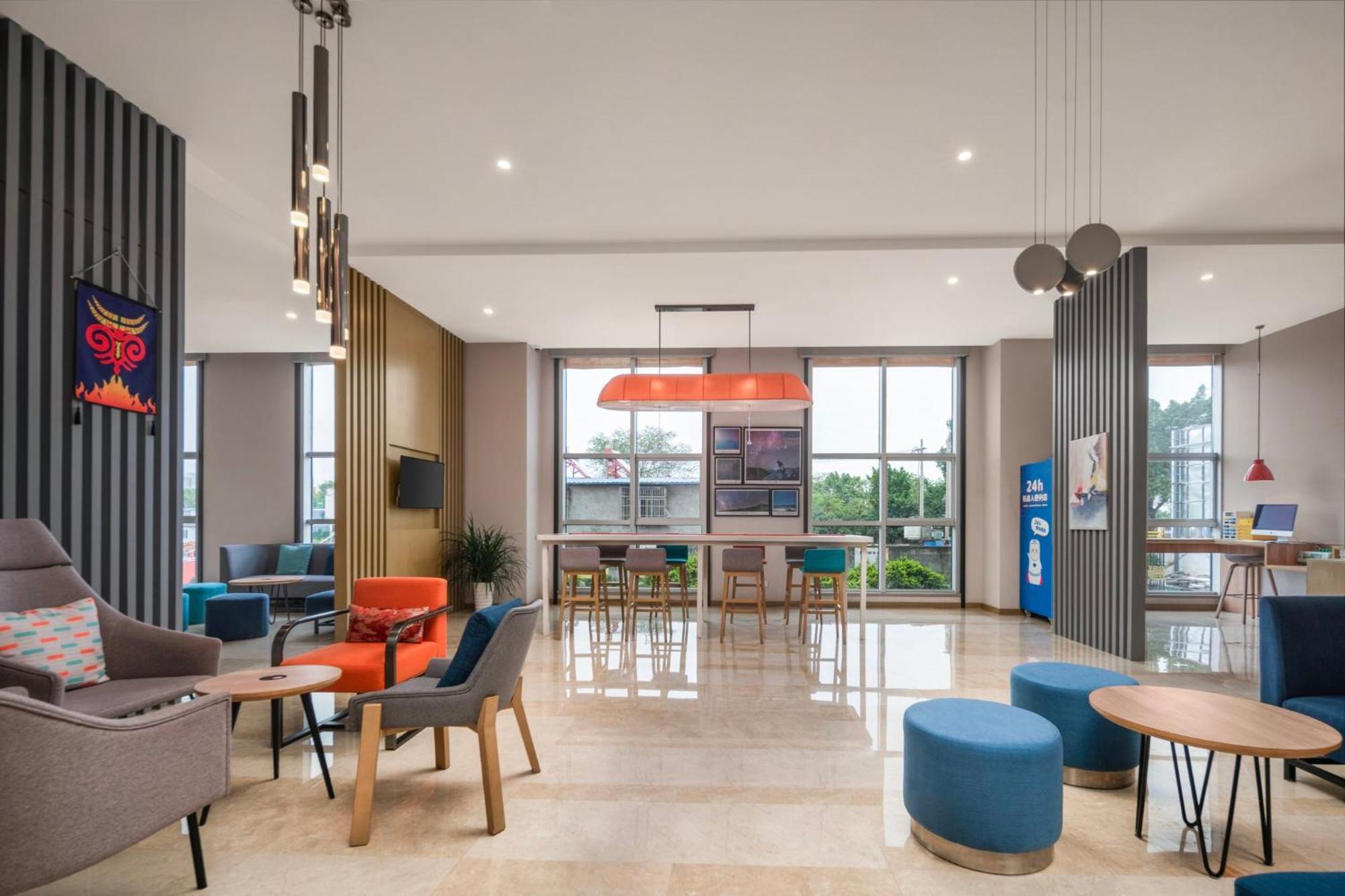 Holiday Inn Express - Xichang City Center By Ihg Екстериор снимка