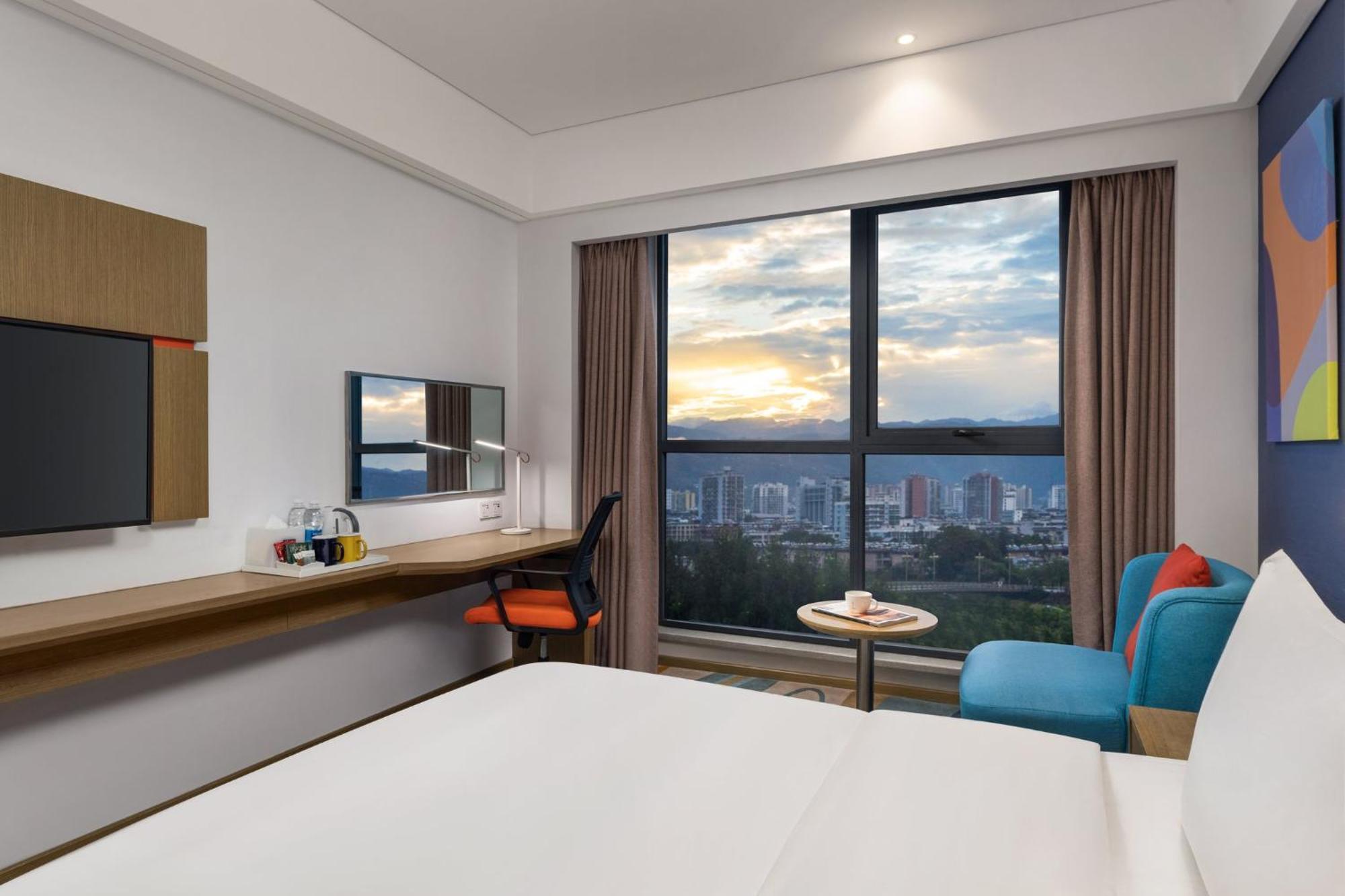 Holiday Inn Express - Xichang City Center By Ihg Екстериор снимка