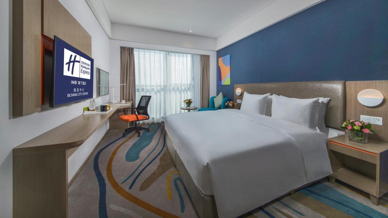 Holiday Inn Express - Xichang City Center By Ihg Екстериор снимка