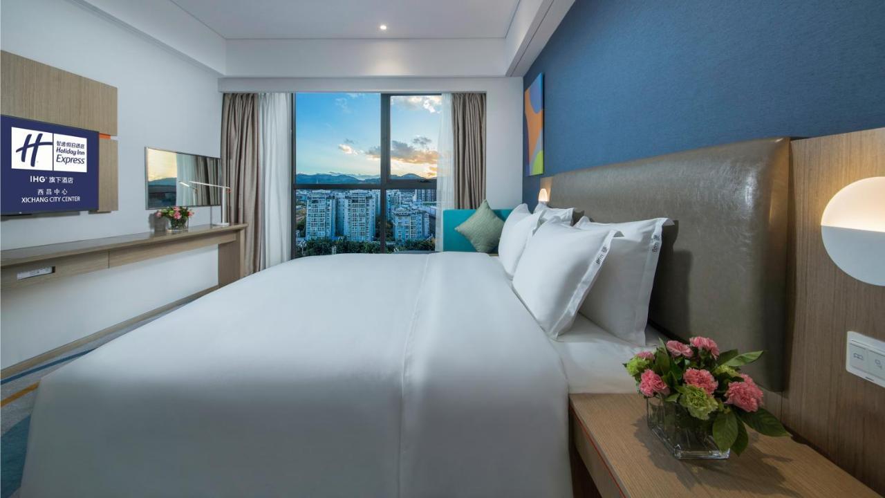 Holiday Inn Express - Xichang City Center By Ihg Екстериор снимка